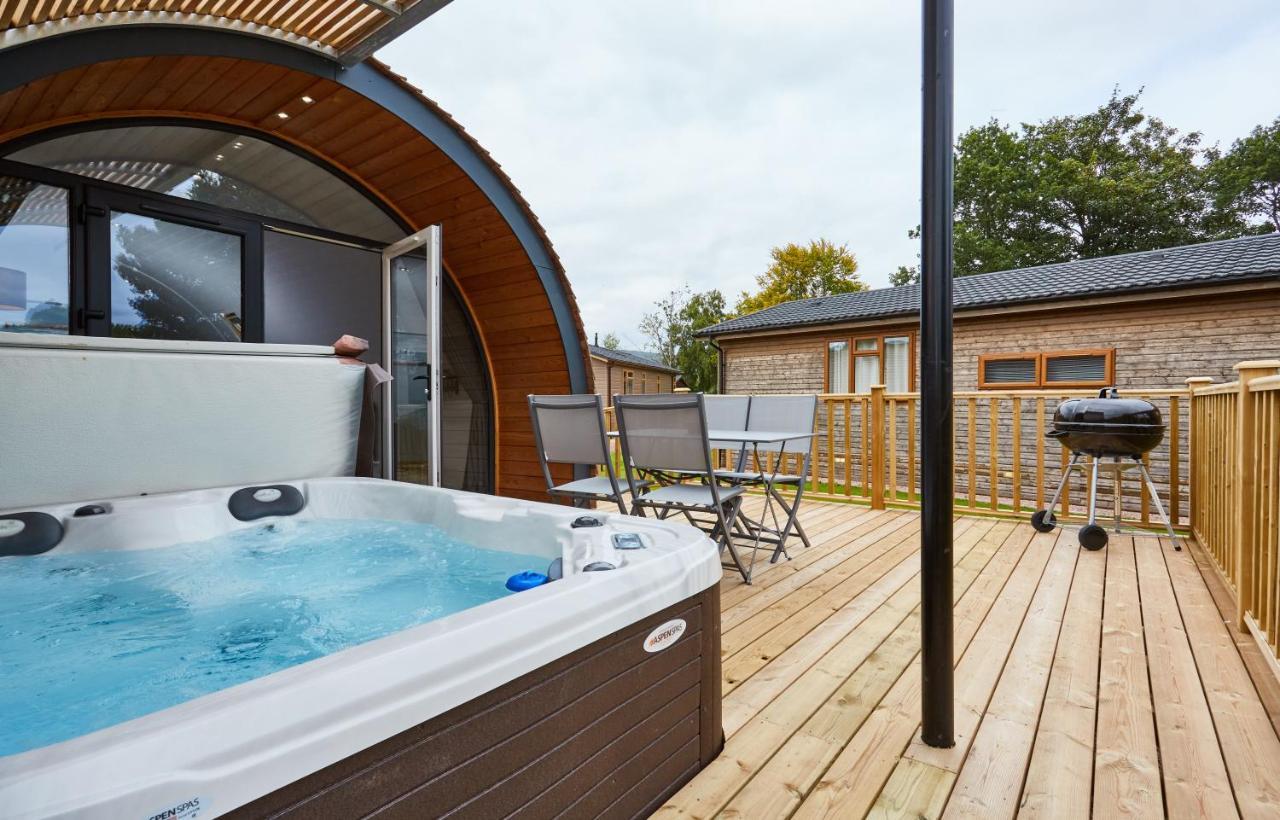 Braidhaugh Holiday Lodge And Glamping Park Crieff Esterno foto